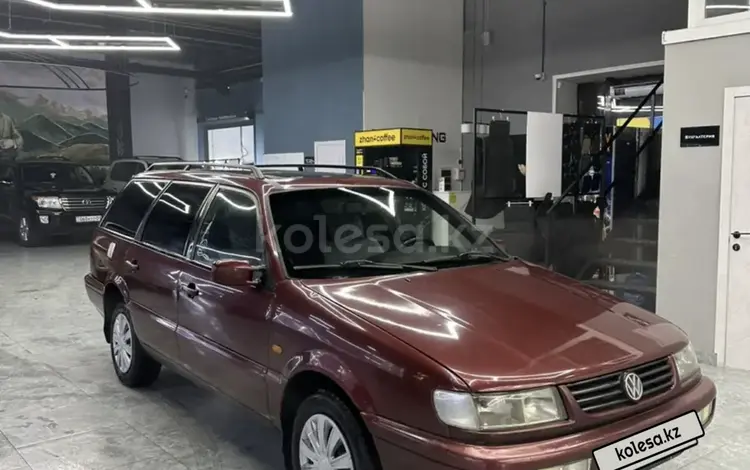 Volkswagen Passat 1994 года за 1 850 000 тг. в Семей