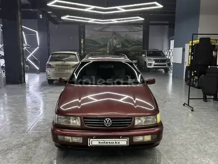Volkswagen Passat 1994 года за 1 850 000 тг. в Семей – фото 2