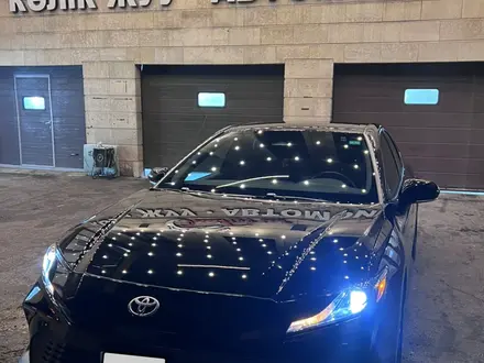 Toyota Camry 2024 года за 18 700 000 тг. в Алматы – фото 2