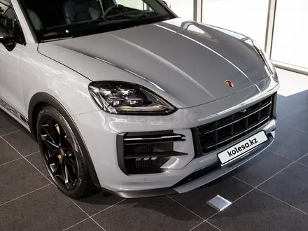 Porsche Cayenne Coupe Turbo GT 2025 года за 183 300 000 тг. в Алматы – фото 6