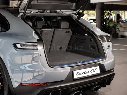 Porsche Cayenne Coupe Turbo GT 2025 года за 183 300 000 тг. в Алматы – фото 17