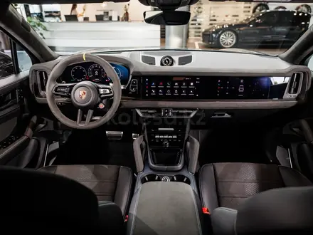 Porsche Cayenne Coupe Turbo GT 2025 года за 183 300 000 тг. в Алматы – фото 30