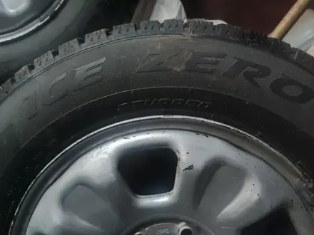 Шины Pirelli Ice Zero 215.65 р16 На дисках за 200 000 тг. в Актобе – фото 8