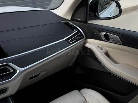BMW X7 XDrive 40i 2023 года за 39 000 000 тг. в Алматы – фото 22