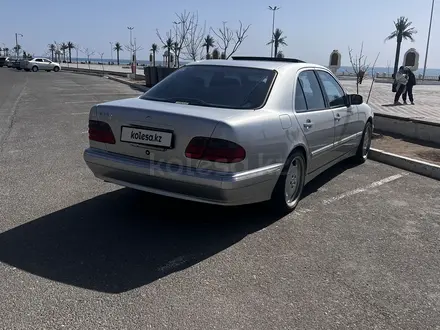 Mercedes-Benz E 320 2001 года за 5 300 000 тг. в Актау