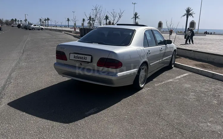 Mercedes-Benz E 320 2001 года за 5 300 000 тг. в Актау