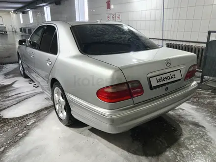 Mercedes-Benz E 320 2001 года за 5 500 000 тг. в Астана – фото 2