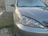 Toyota Camry 2005 годаүшін5 200 000 тг. в Семей – фото 3