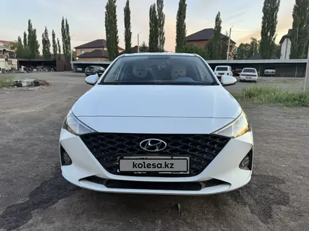 Hyundai Accent 2020 года за 6 890 000 тг. в Экибастуз