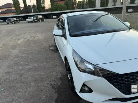 Hyundai Accent 2020 года за 6 890 000 тг. в Экибастуз – фото 9