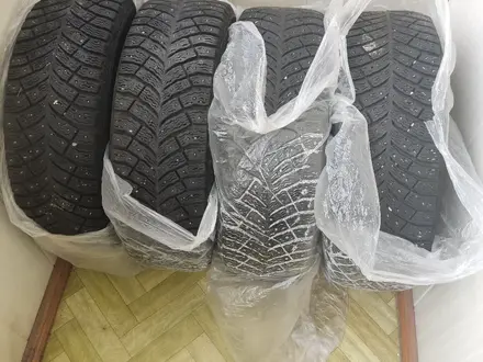 Зимние шины MICHELIN X-ISE NORTH 4 195/65/R15 за 110 000 тг. в Караганда