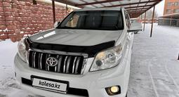 Toyota Land Cruiser Prado 2013 года за 15 900 000 тг. в Актобе – фото 3