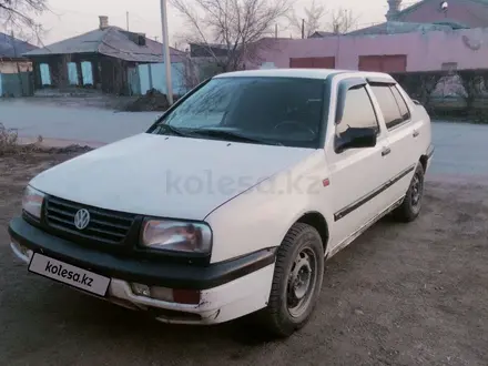 Volkswagen Vento 1994 года за 850 000 тг. в Семей – фото 3