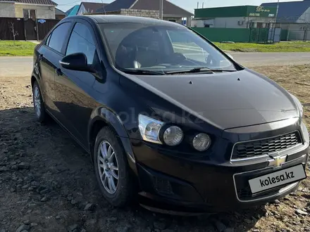 Chevrolet Aveo 2015 года за 3 100 000 тг. в Уральск – фото 2