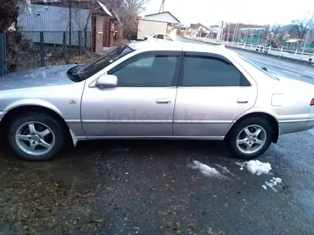 Toyota Camry Gracia 1997 года за 3 500 000 тг. в Зайсан – фото 9