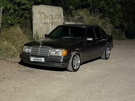 Mercedes-Benz E 220 1993 года за 2 200 000 тг. в Шу