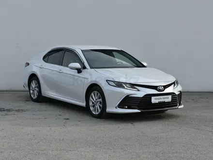 Toyota Camry 2023 года за 14 400 000 тг. в Атырау – фото 3
