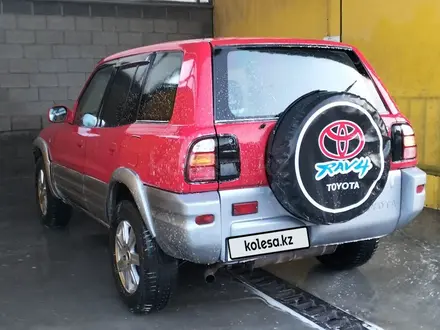 Toyota RAV4 1998 года за 3 248 135 тг. в Алматы – фото 3