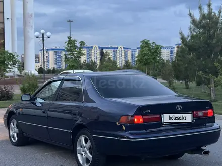 Toyota Camry 1997 года за 3 500 000 тг. в Шымкент – фото 3