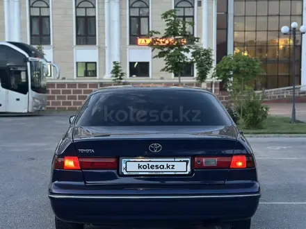 Toyota Camry 1997 года за 3 500 000 тг. в Шымкент – фото 4