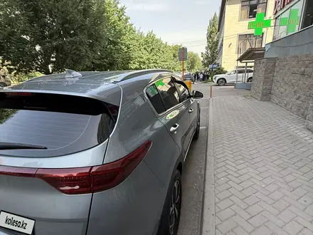 Kia Sportage 2021 года за 9 897 000 тг. в Алматы – фото 4