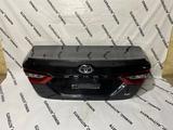Toyota Camry 70 крышка багажника/Тойота камри 75 за 280 000 тг. в Алматы