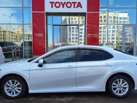 Toyota Camry 2020 года за 13 100 000 тг. в Астана – фото 3