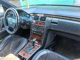 Mercedes-Benz E 230 1998 года за 2 500 000 тг. в Тараз – фото 3