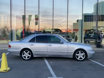 Mercedes-Benz E 320 2001 года за 5 500 000 тг. в Шымкент – фото 3