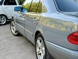Mercedes-Benz E 230 1997 года за 2 100 000 тг. в Караганда – фото 5