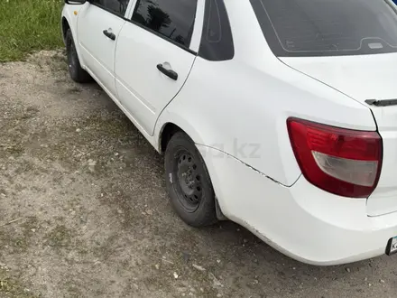 ВАЗ (Lada) Granta 2190 2014 года за 2 000 000 тг. в Усть-Каменогорск – фото 4