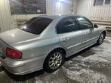 Hyundai Sonata 2002 года за 2 100 000 тг. в Актобе – фото 4