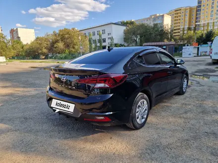 Hyundai Elantra 2020 года за 7 700 000 тг. в Актобе – фото 2