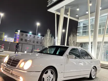 Mercedes-Benz E 55 AMG 1998 года за 4 000 000 тг. в Кызылорда – фото 3