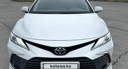 Toyota Camry 2021 года за 15 500 000 тг. в Караганда – фото 3