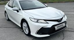 Toyota Camry 2021 года за 15 500 000 тг. в Караганда – фото 5