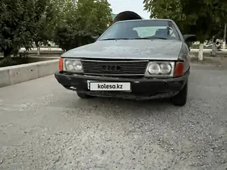 Audi 100
