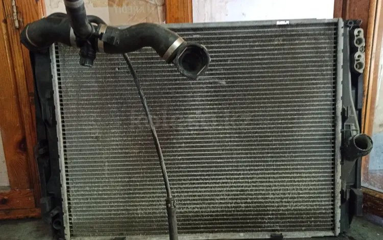 Радиатор охлаждения основной БМВ е81 за 35 000 тг. в Караганда