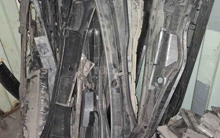 Жабо (пластиковая накладка под дворник / лобовое стекло) на Mercedes Benz за 10 000 тг. в Алматы
