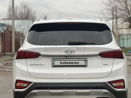 Hyundai Santa Fe 2018 года за 13 800 000 тг. в Шымкент – фото 4