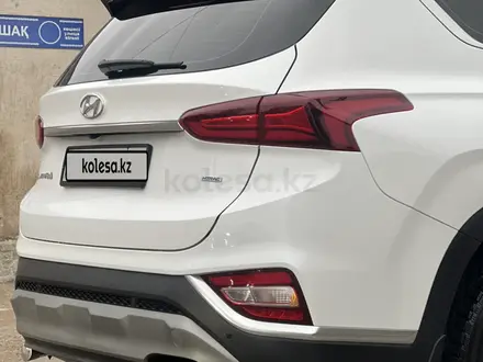 Hyundai Santa Fe 2018 года за 13 800 000 тг. в Шымкент – фото 21