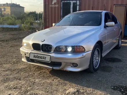 BMW 525 2001 года за 2 900 000 тг. в Караганда – фото 2