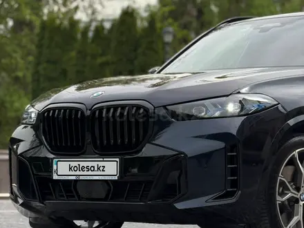 BMW X5 2024 года за 50 500 000 тг. в Алматы – фото 2