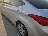 Hyundai Elantra 2011 года за 4 100 000 тг. в Актау – фото 2