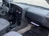 Volkswagen Passat 1994 года за 2 000 000 тг. в Есик – фото 5