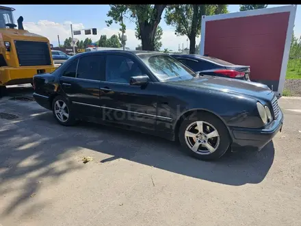 Mercedes-Benz E 280 1997 года за 2 500 000 тг. в Алматы – фото 4