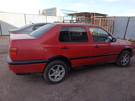 Volkswagen Vento 1993 года за 1 600 000 тг. в Астана – фото 4