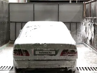 Mercedes-Benz E 280