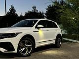 Volkswagen Tiguan 2021 года за 16 000 000 тг. в Алматы – фото 3