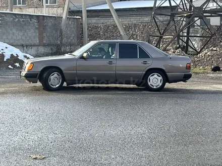 Mercedes-Benz E 230 1992 года за 1 200 000 тг. в Шымкент